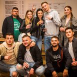 za oponou 31